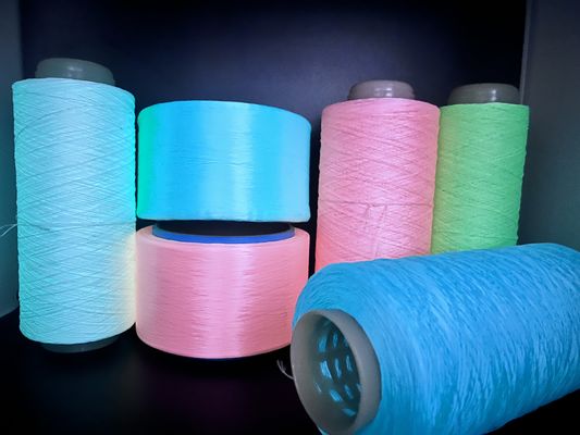 품질  Heat Resistant Luminous Yarn Glow Yarn Knitting 30 Minutes Charge 공장