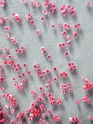 빨간색 나일론 플라스틱 폭발 매체 0.3 * 0.3mm 구슬 폭발 플라스틱